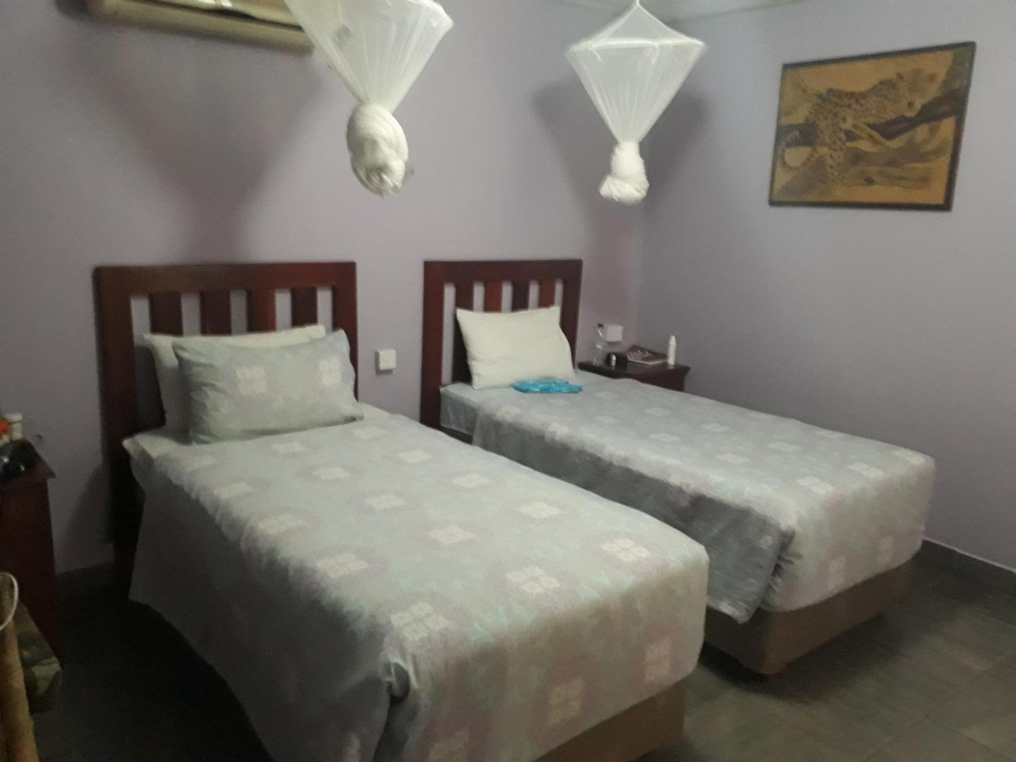 Gloria'S Bed And Breakfast Ливингстон Экстерьер фото