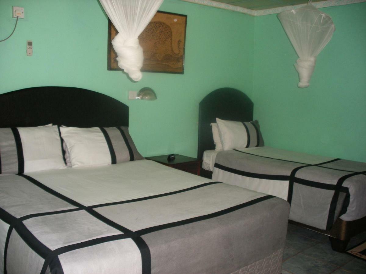 Gloria'S Bed And Breakfast Ливингстон Экстерьер фото